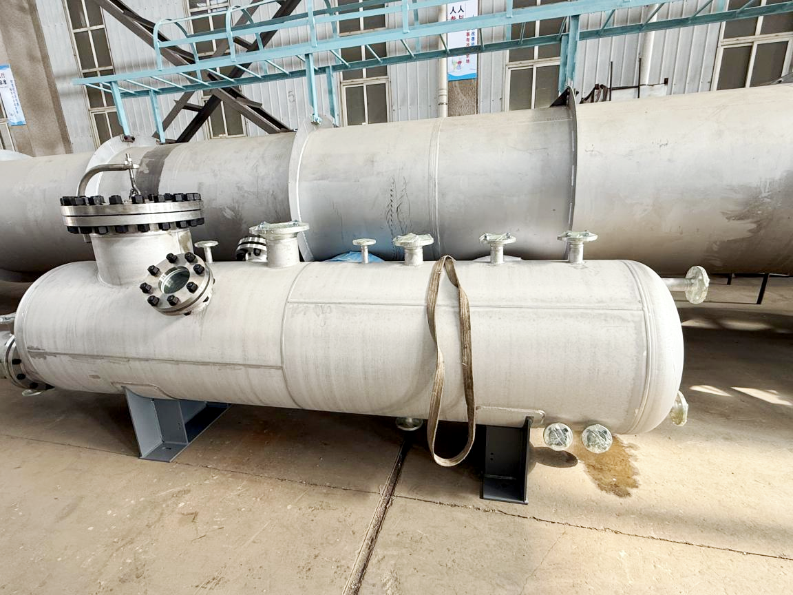 卧式塔釜再沸器  DN800/DN325 FN=12㎡  材质:S30408